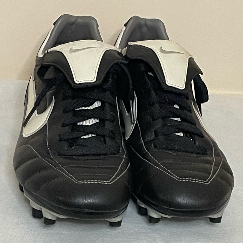 Vintage Nike Tiempo Leather Cleats Size Men 7.5 / Women 9 / EU 40.5 - Picture 2 of 13